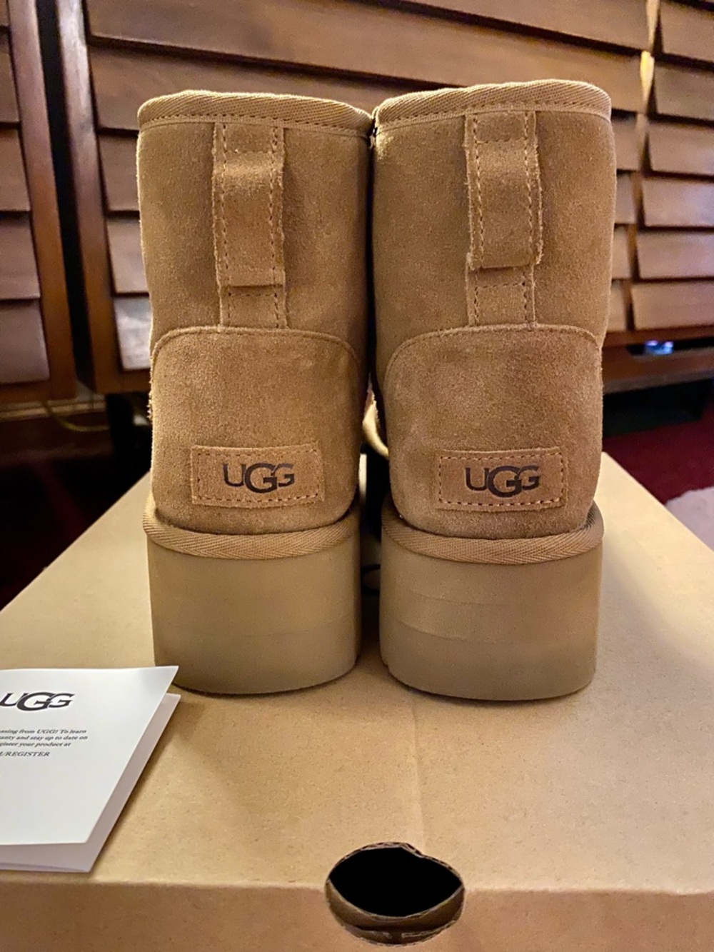 UGG Mini Platform Boot - Chestnut - Picture 4 of 4